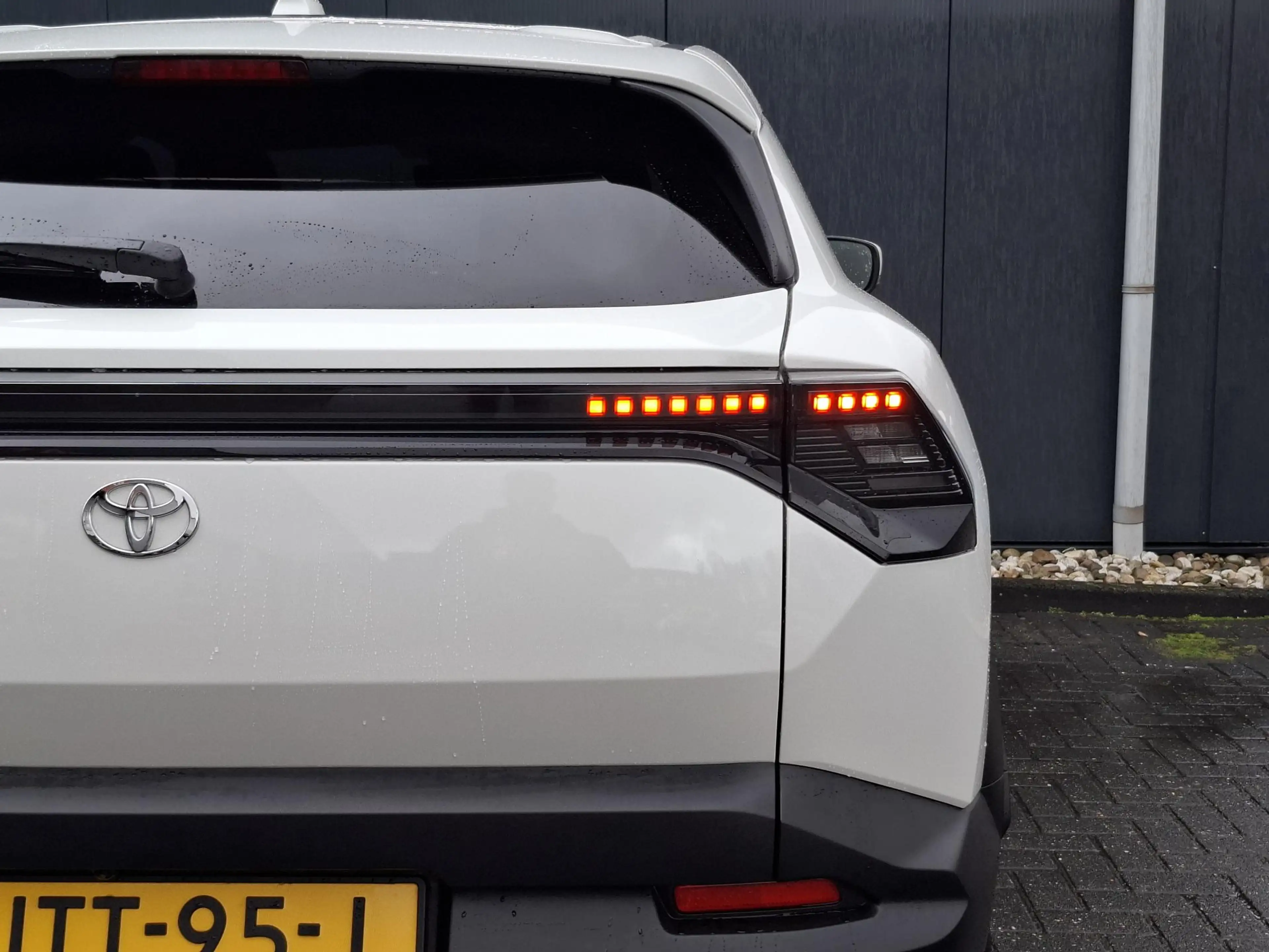Toyota Urban Cruiser Executive 61 kWh | JBL Premium Sound | Panoramadak — photo 14