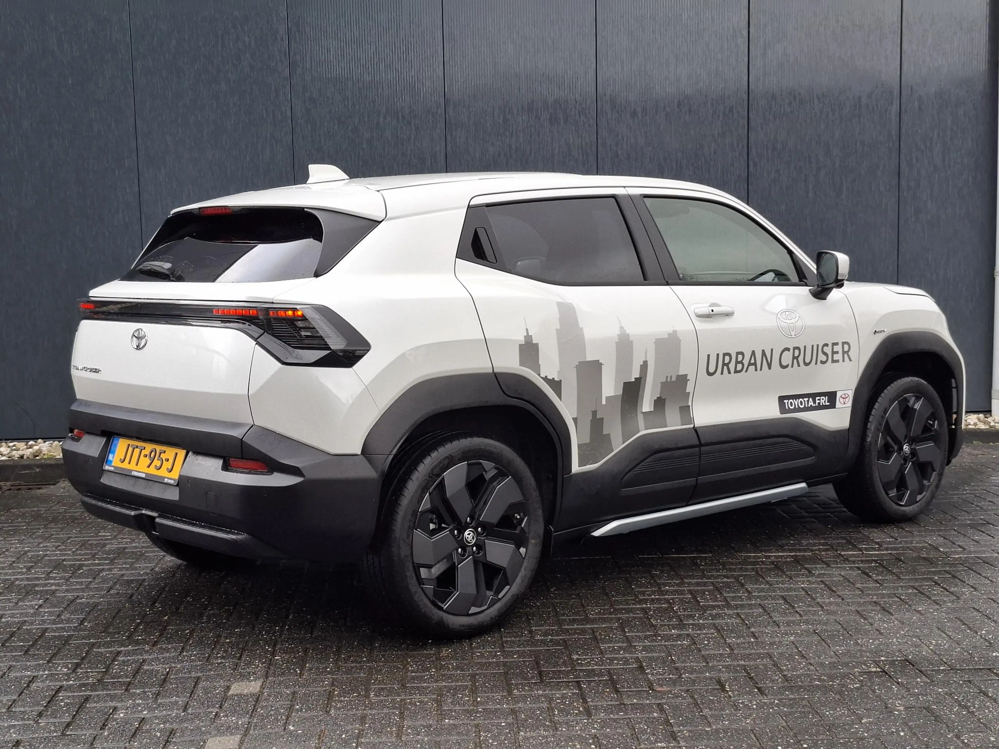 Toyota Urban Cruiser Executive 61 kWh | JBL Premium Sound | Panoramadak — photo 3