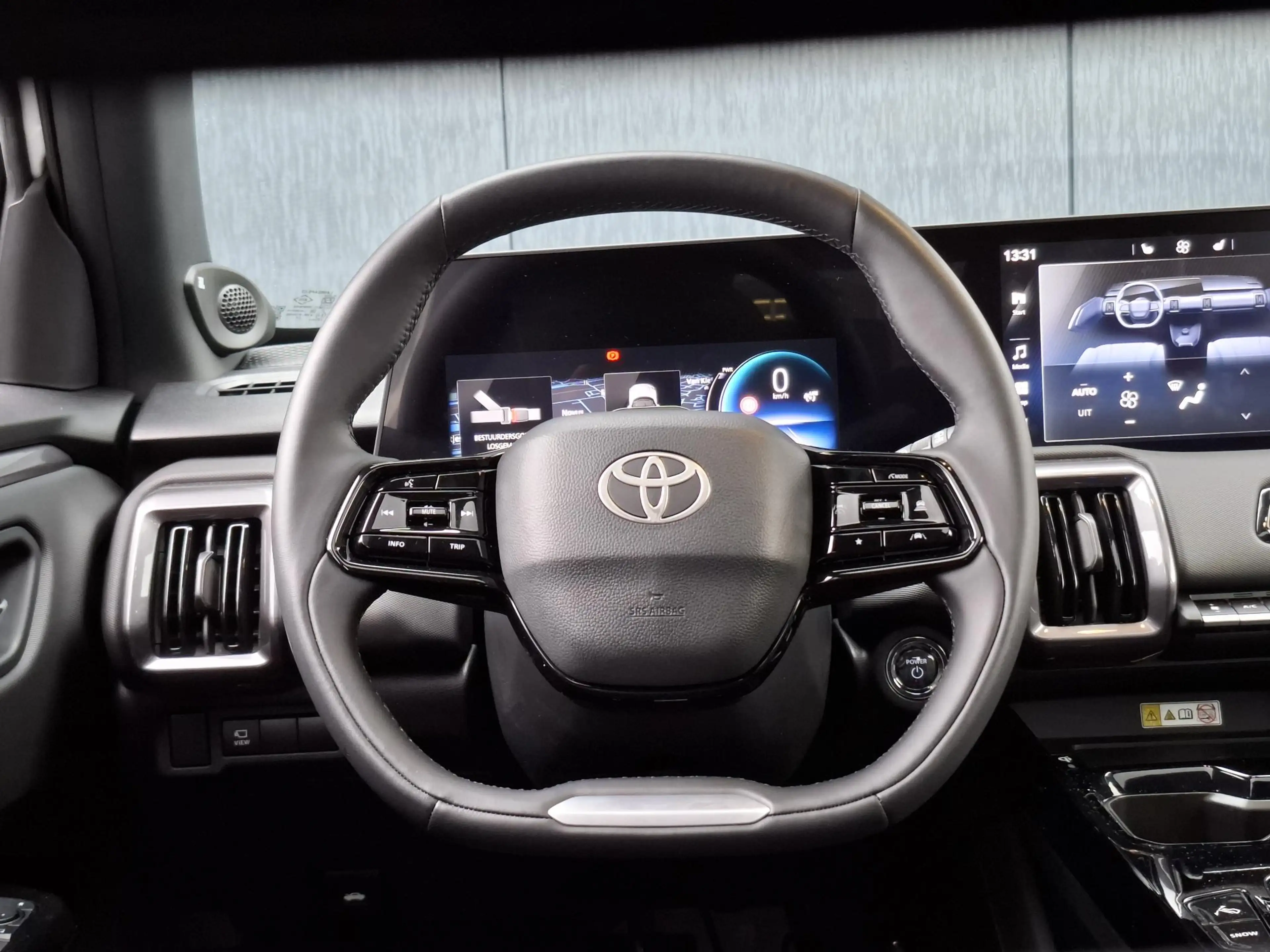 Toyota Urban Cruiser Executive 61 kWh | JBL Premium Sound | Panoramadak — photo 15
