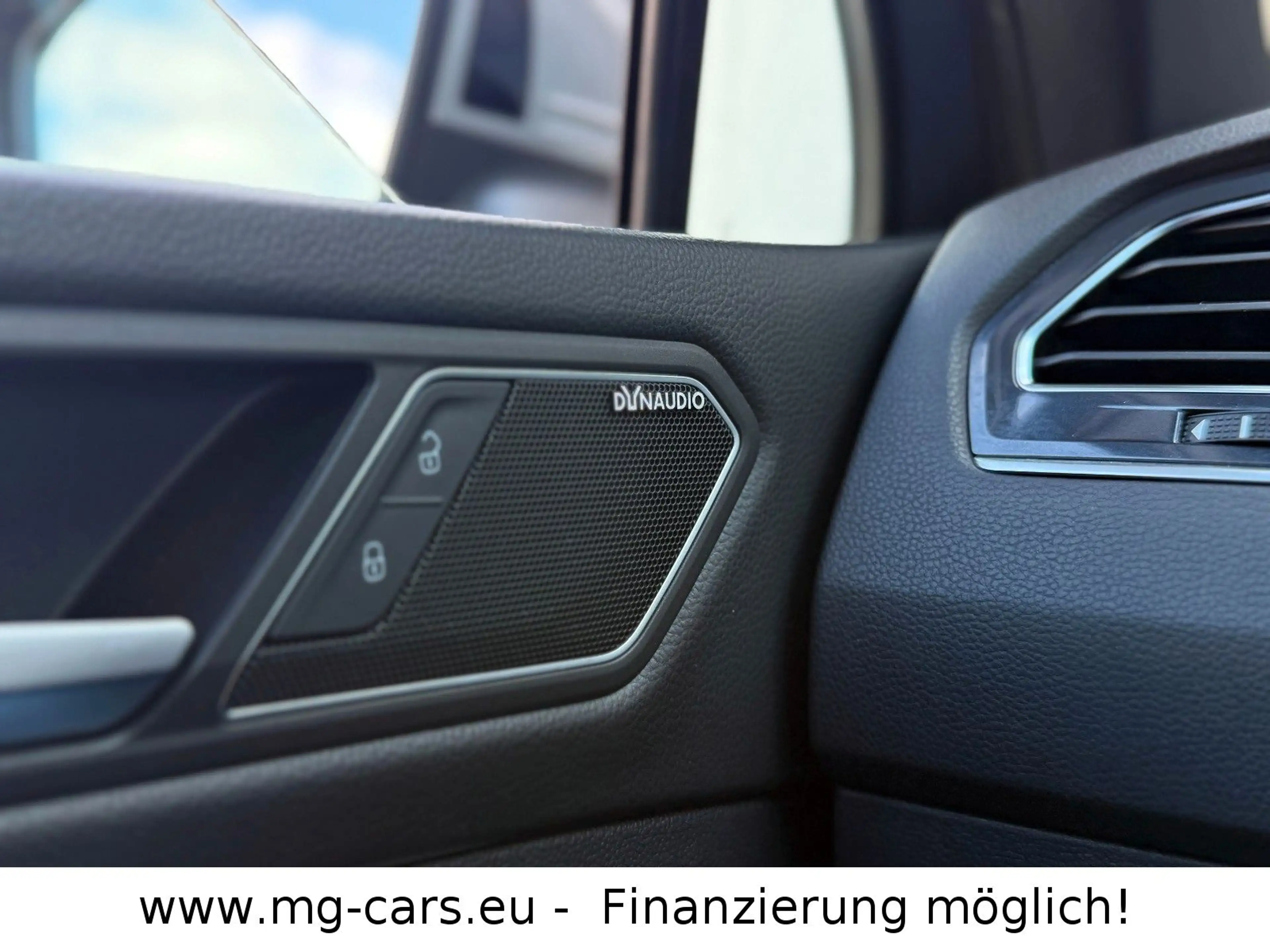 Volkswagen Tiguan Allspace Highline 4Motion~R-Line~7'Sitzer — photo 38