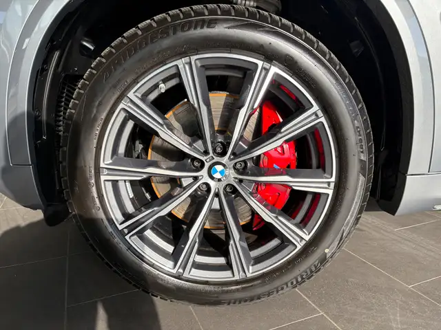 BMW X5 view 10