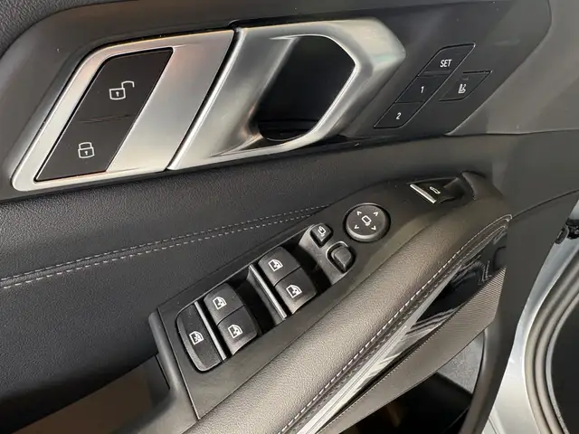 BMW X5 view 24