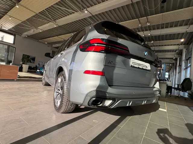 BMW X5 view 5