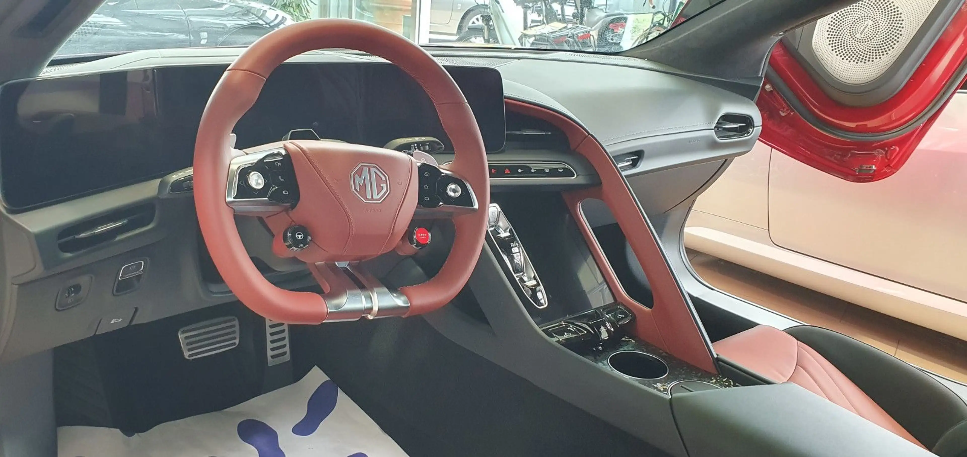 MG Cyberster Tageszulassung Diamond BlackRed 8KM!!! — photo 3