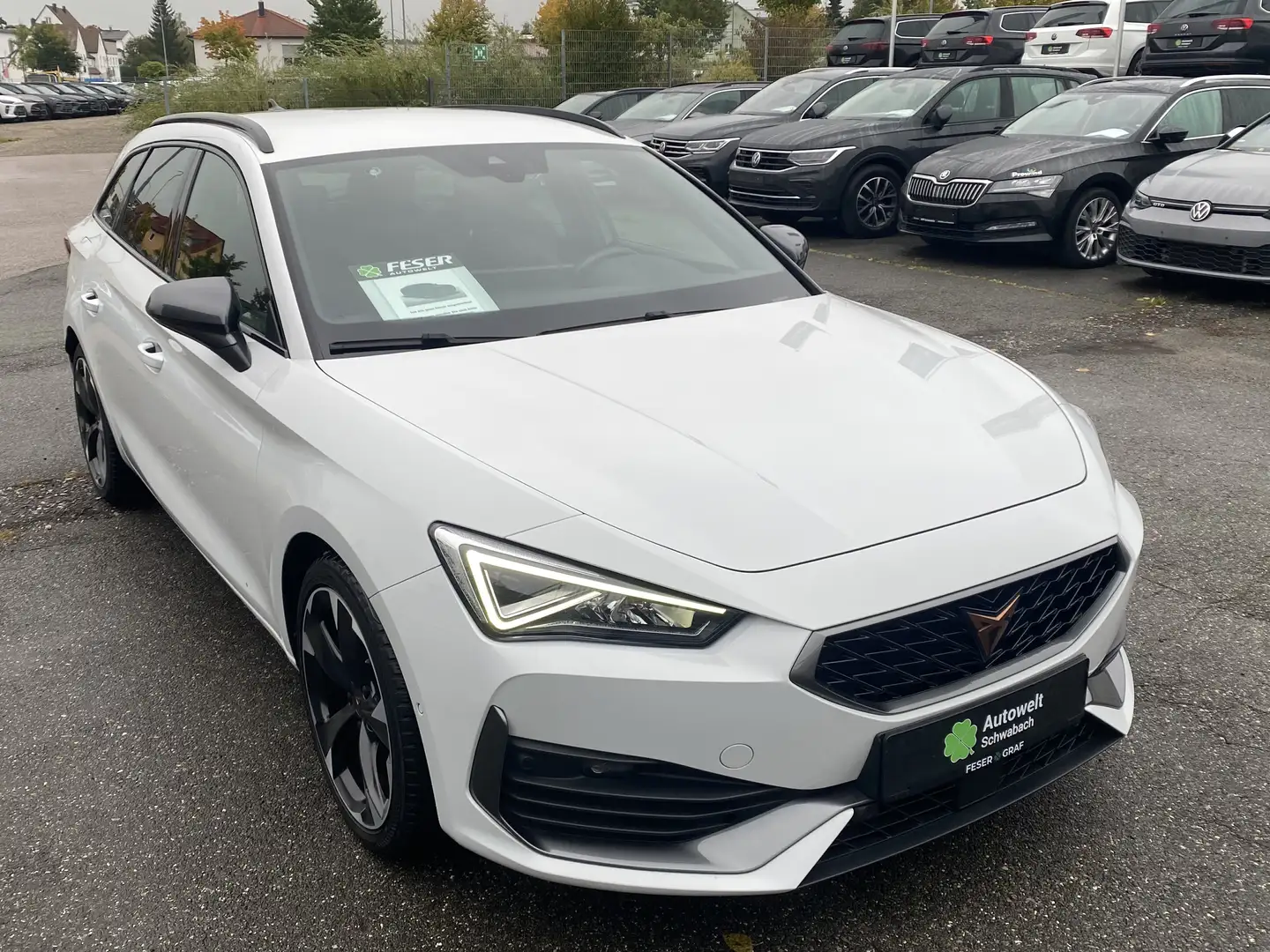 CUPRA Leon ST 1.4 DSG e-hybrid APP LED NAVI Weiß - 2