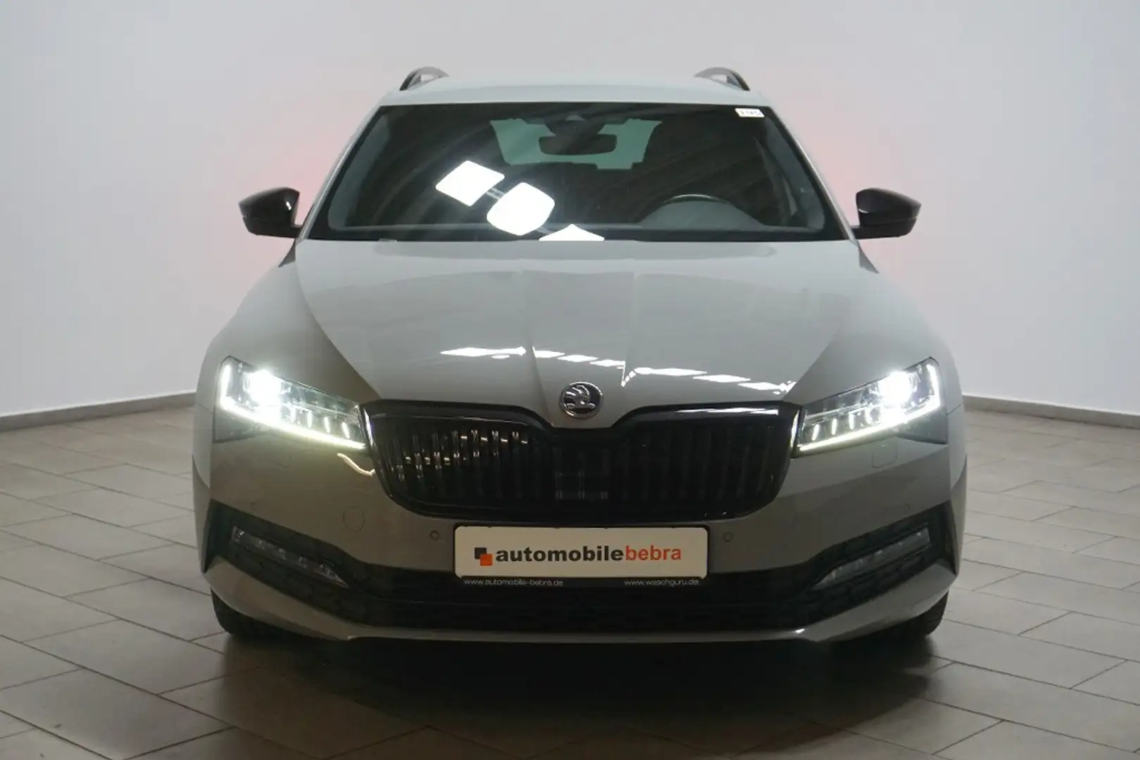 Skoda Superb 2.0TDI DSG Sportline Virtual AHK Navi Gris - 2