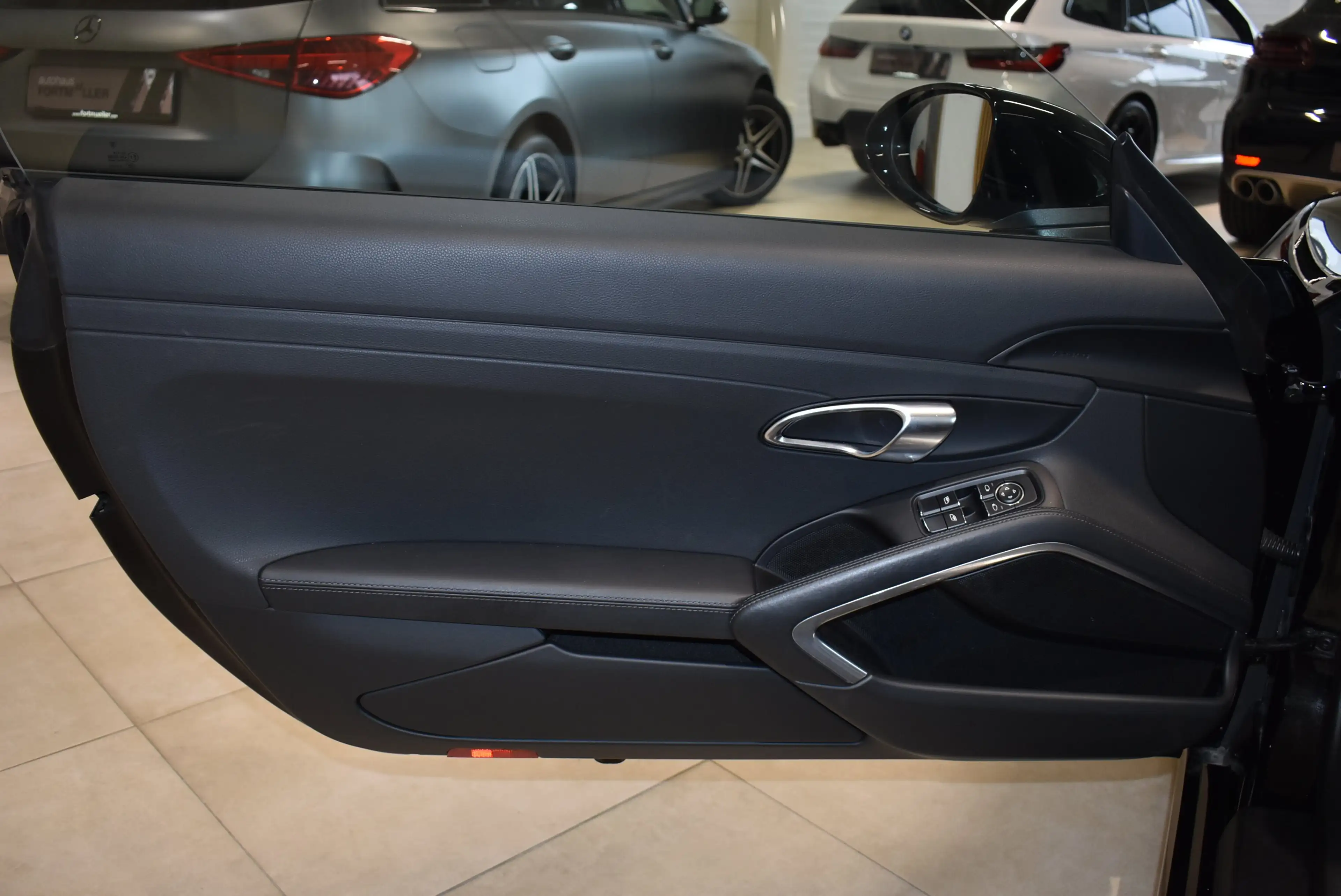 Porsche 718 Boxster // Sportabgas // 19.000km — photo 13