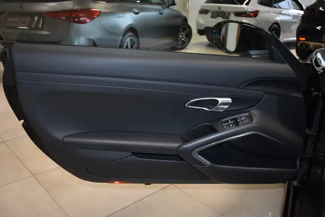 Porsche 718 Boxster // Sportabgas // 19.000km Ansicht 13