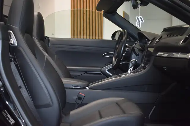 Porsche 718 Boxster // Sportabgas // 19.000km Ansicht 20