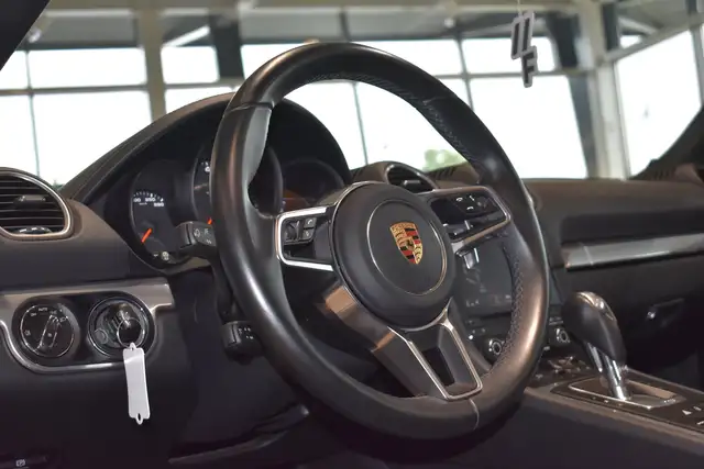 Porsche 718 Boxster // Sportabgas // 19.000km Ansicht 15
