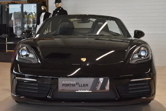 Porsche 718 Boxster // Sportabgas // 19.000km Ansicht 2