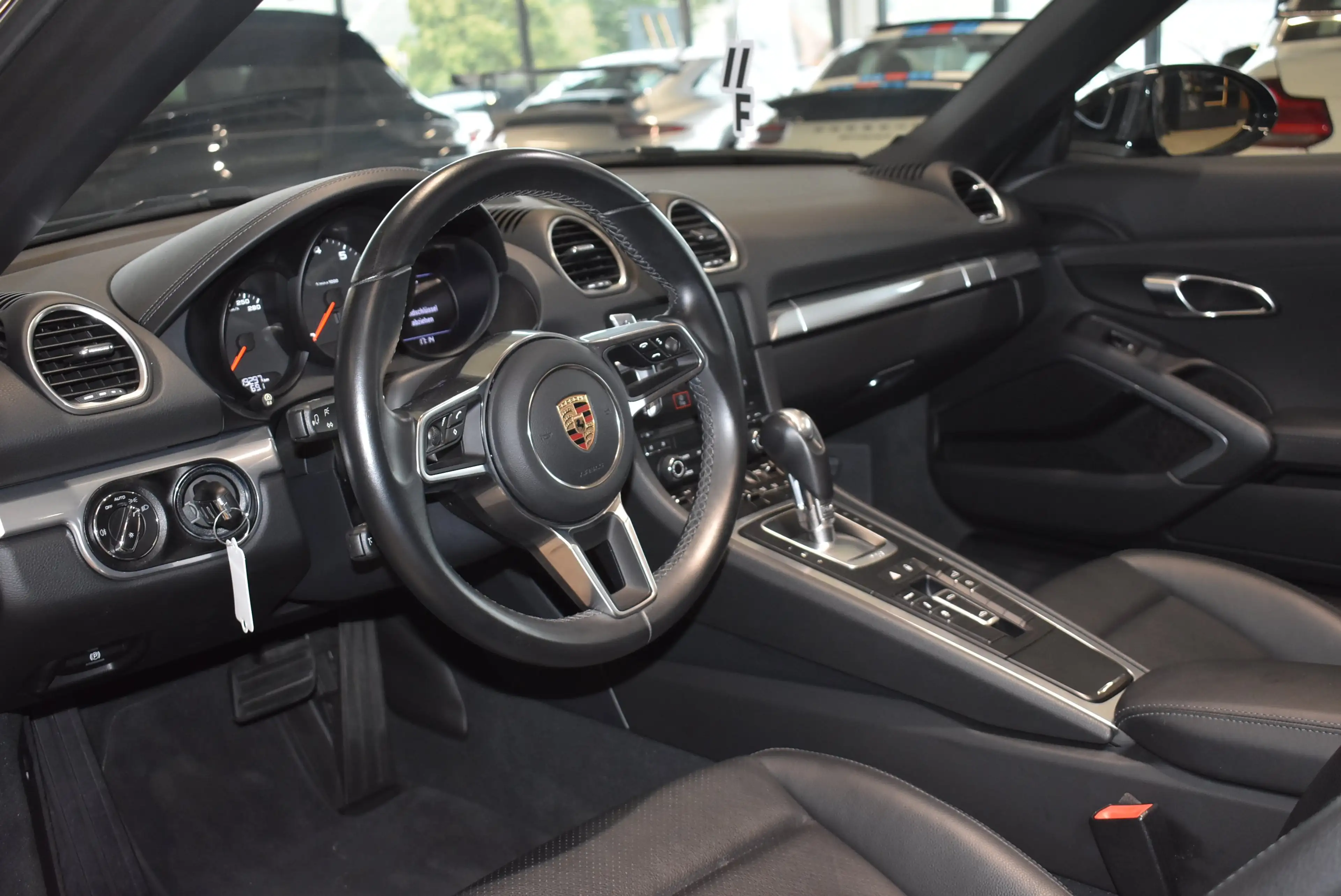 Porsche 718 Boxster // Sportabgas // 19.000km — photo 14