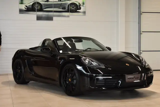 Porsche 718 Boxster // Sportabgas // 19.000km Ansicht 3