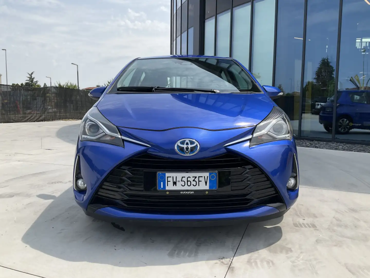 Toyota Yaris 1.5 Hybrid 5 porte Active Blu/Azzurro - 2