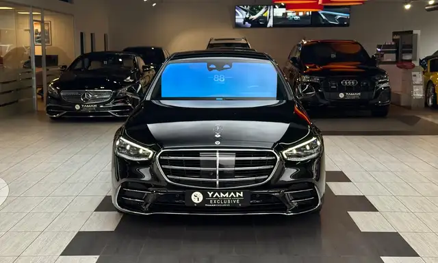 Mercedes-Benz 450 view 3