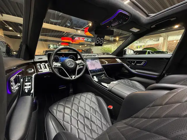 Mercedes-Benz 450 view 11
