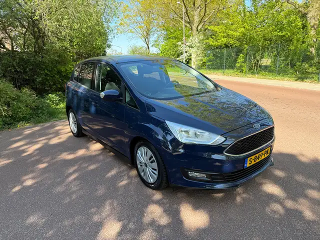 Ford C-Max view 8
