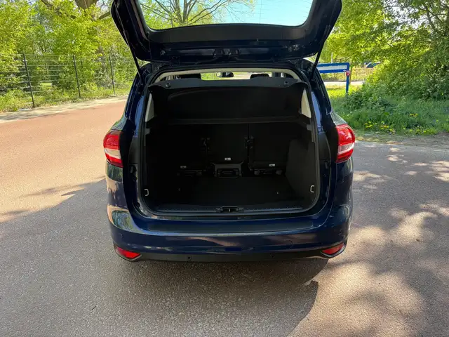 Ford C-Max view 9
