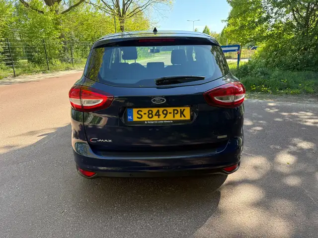 Ford C-Max view 5
