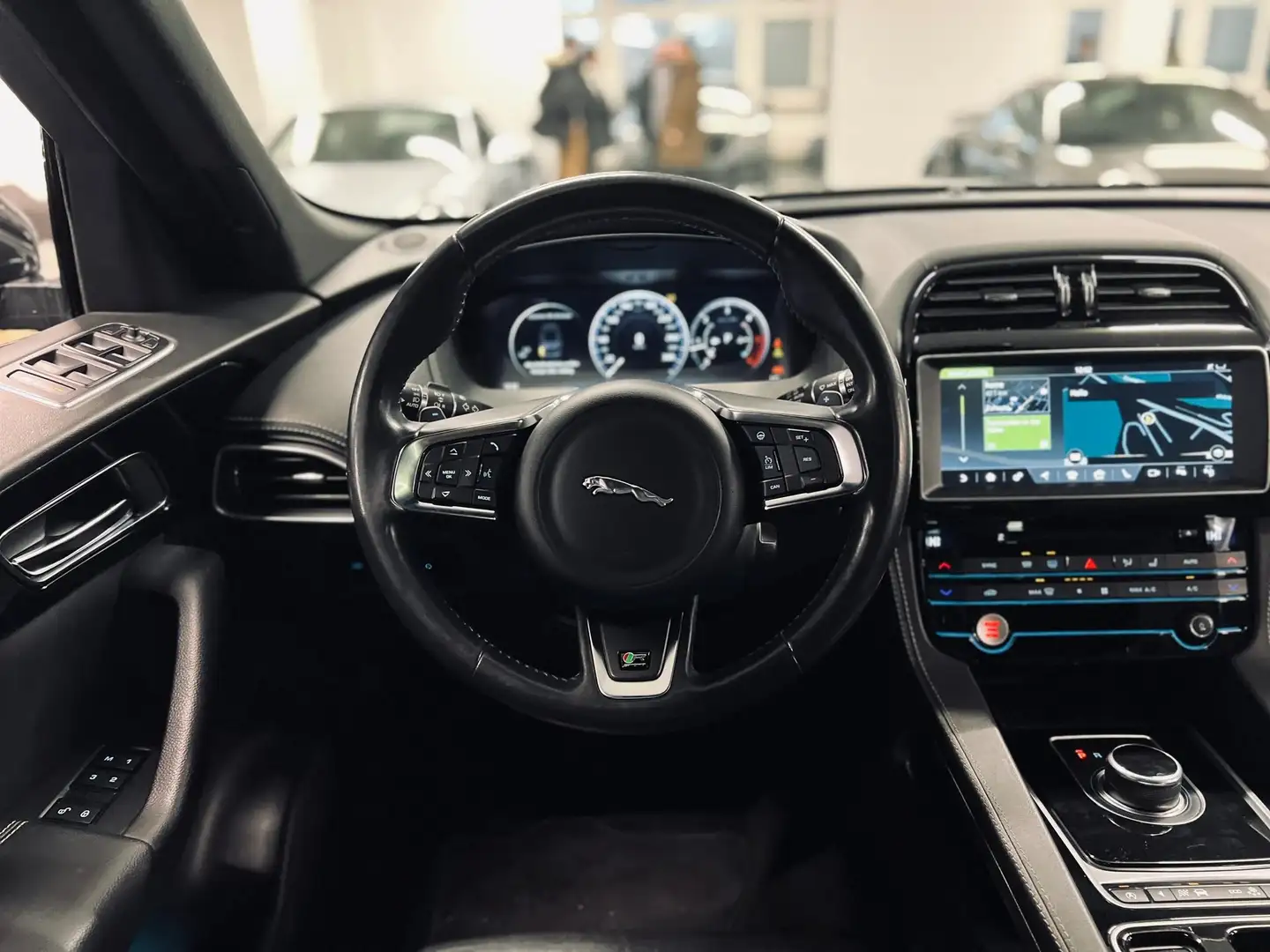 Jaguar F-Pace F-Pace 2.0d R-Sport awd 180cv auto Grigio - 1