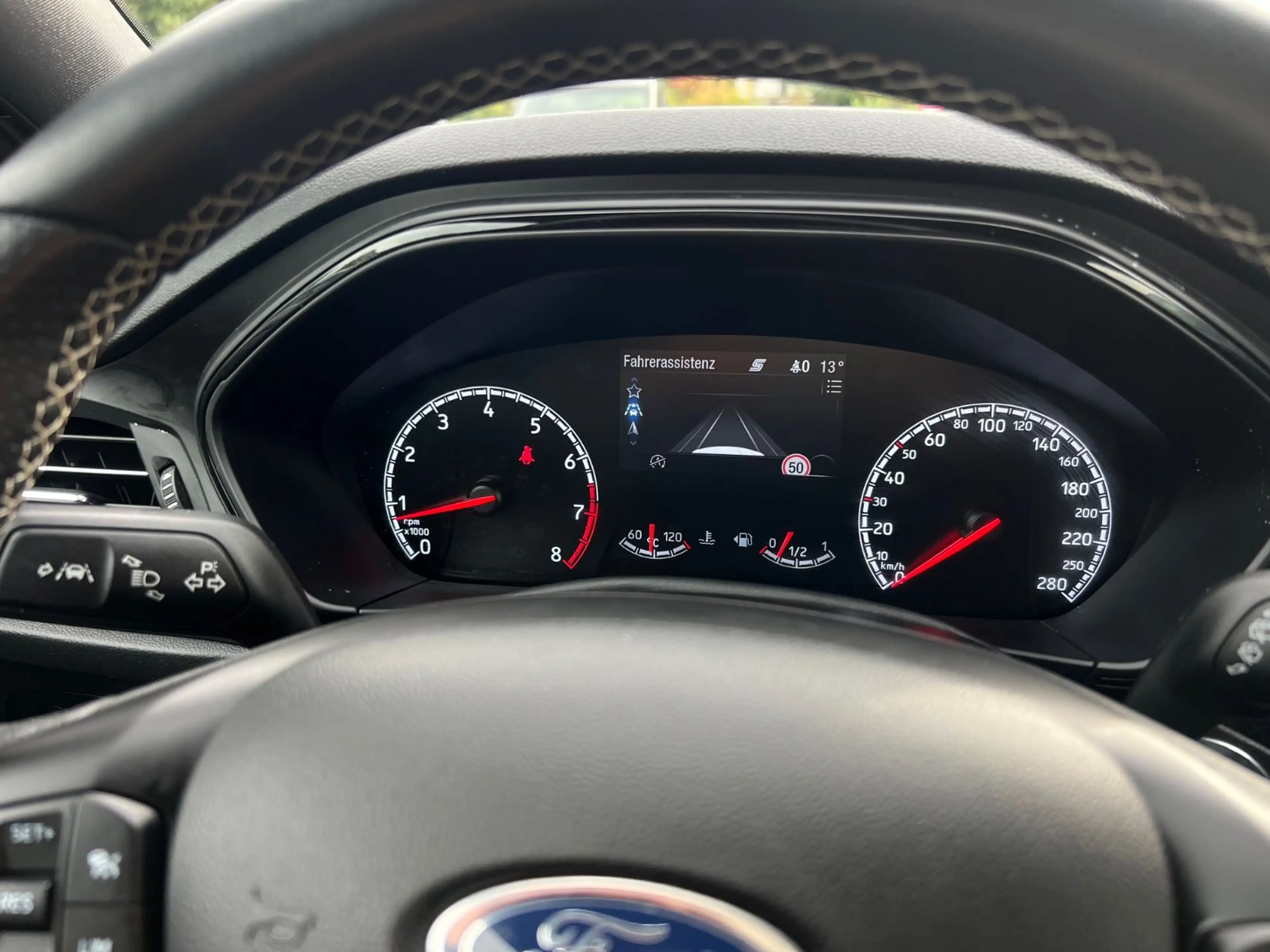 Ford Focus Lim. ST RECARO*NAVI*CAM*SPURH*STZH*LHZ — photo 12
