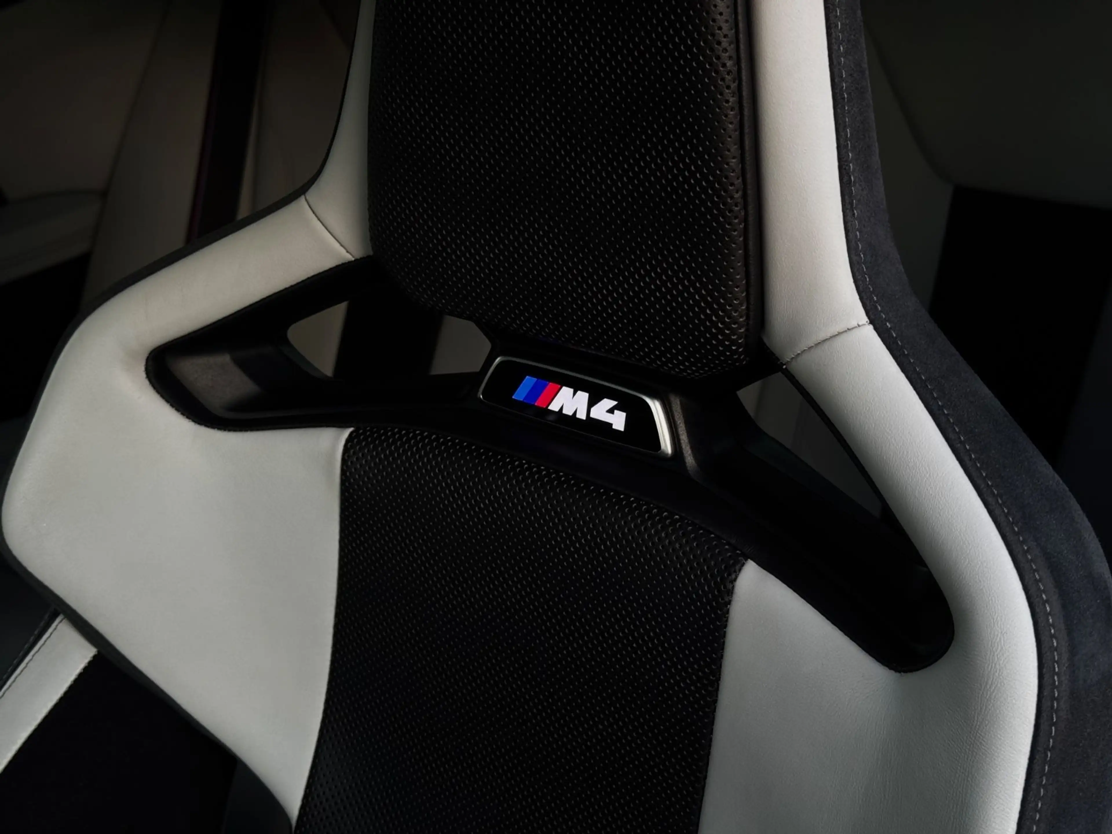 BMW M4 Competition/CSL/SCHALENSITZE/KEYLESS/HUD/H&K — photo 15