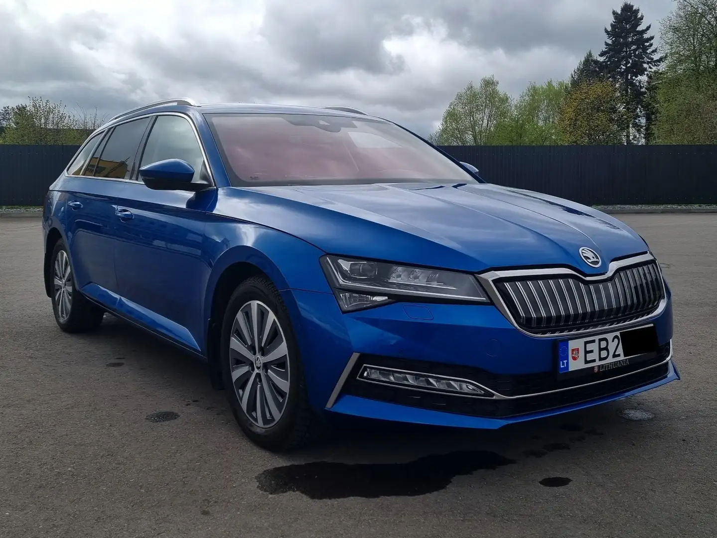 Skoda Superb Combi 1.4 TSI iV DSG Style in ( Lithuania ) Azul - 2