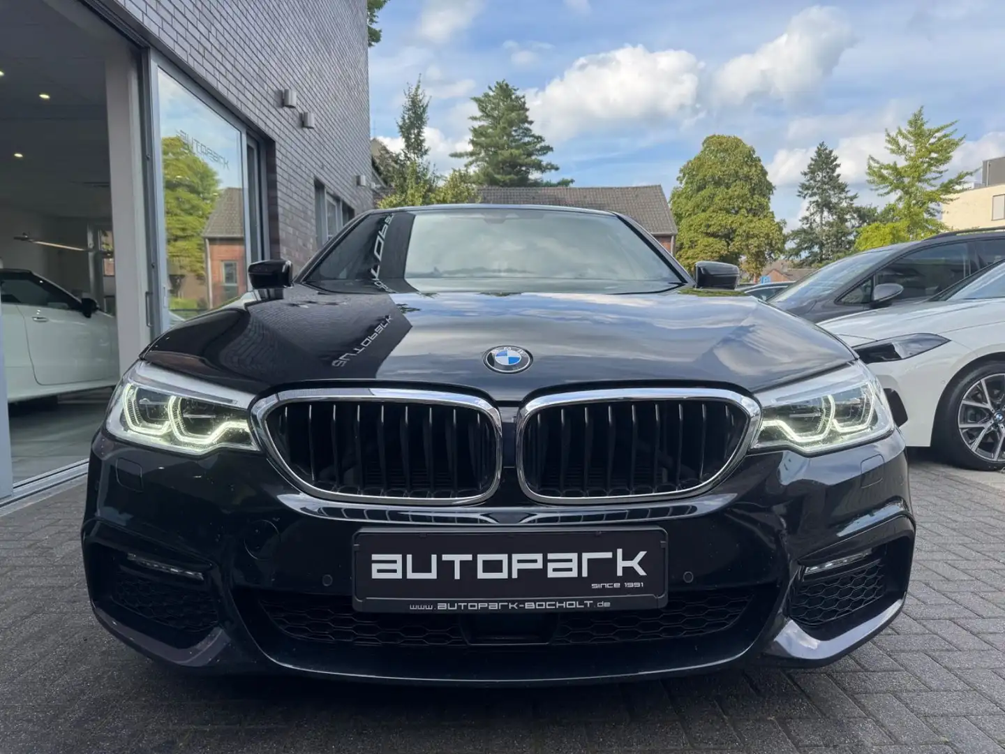 BMW 540 d xDrive M Sport SitzLuft ACC HUD h&k CAM 19" Schwarz - 2