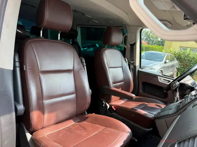 Volkswagen Transporter view 15