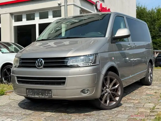 Volkswagen Transporter view 2
