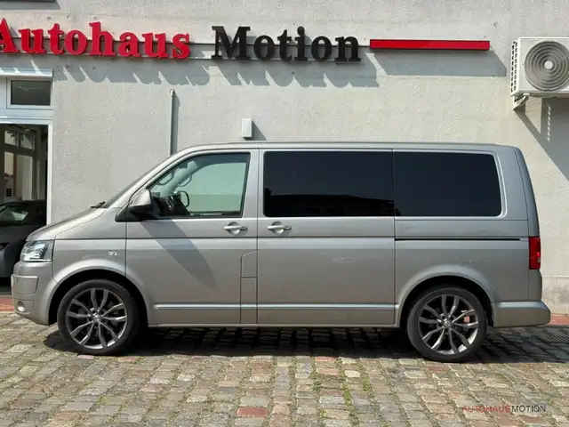 Volkswagen Transporter view 9