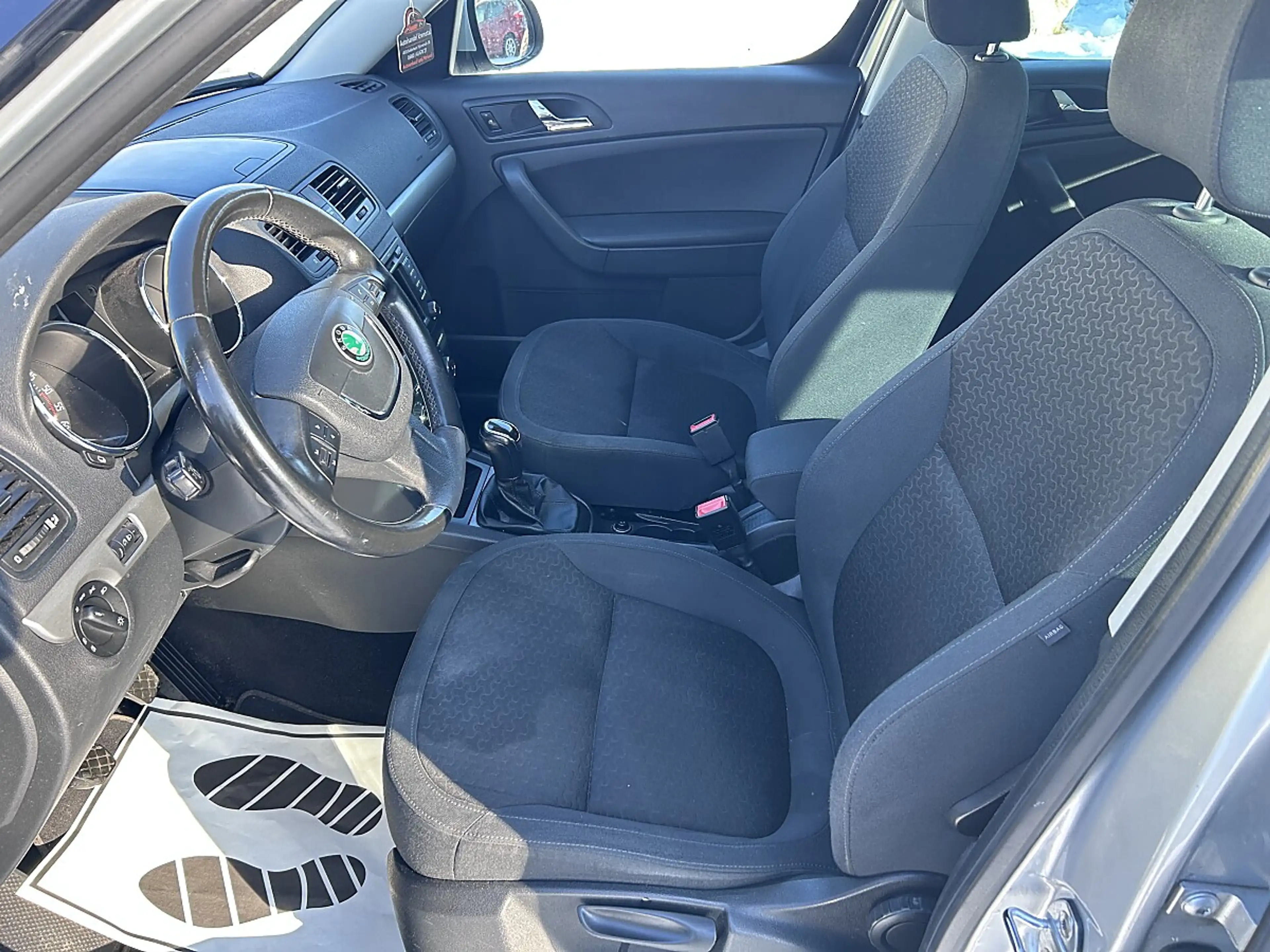 Skoda Yeti 2.0 TDI 4x4 NEUES PICKERL — photo 15