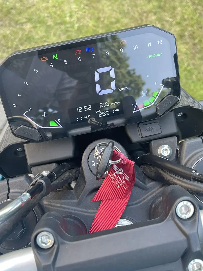 Voge R125 Naked Bike HU 03.27 - 2