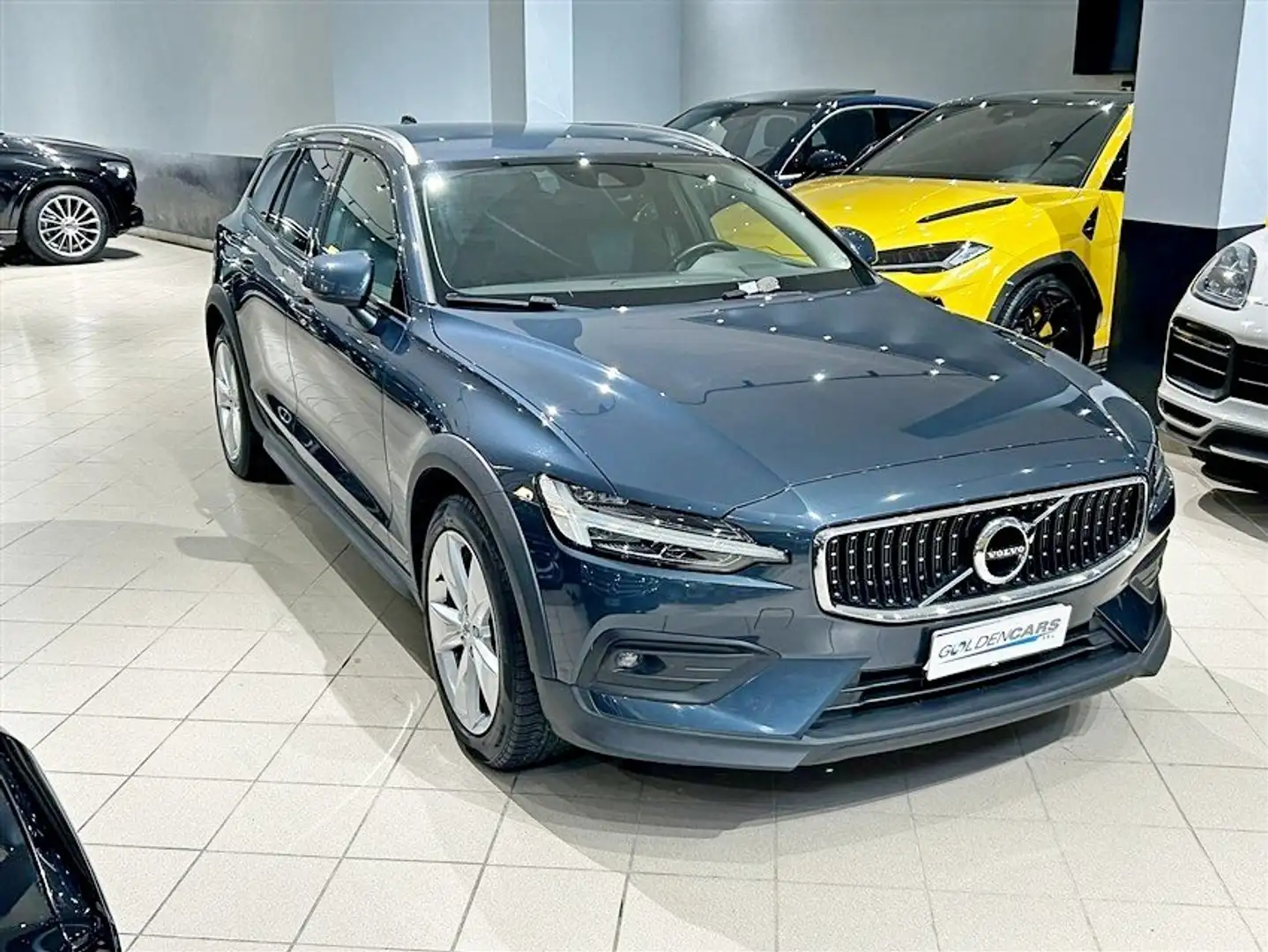 Volvo V60 Cross Country 2.0 d4 Business Plus awd geartronic Blu/Azzurro - 1