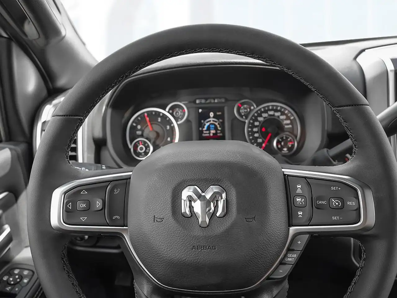RAM 2500 снимка RAM 2500