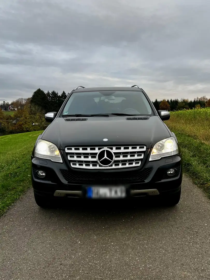 Mercedes-Benz ML 320 ML 320 CDI (164.122) Schwarz - 1