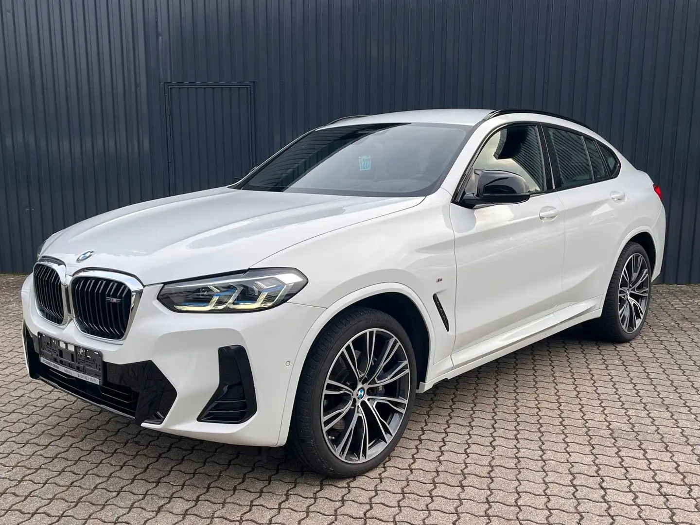BMW X4 M40d /AHK/21"Rad/Sitzbelüft/HarmKard/Laser Weiß - 2