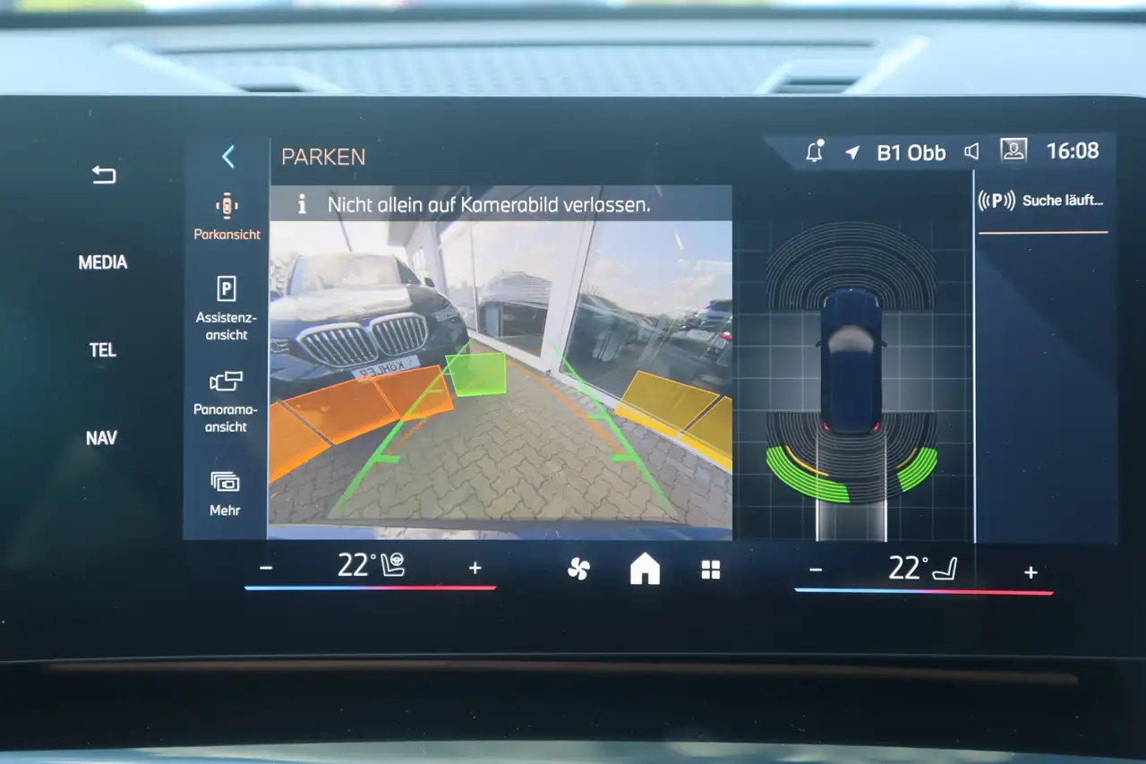 BMW X1 sDrive18i AHK/Komfortzugang/LHZ/LED/SHZ 11