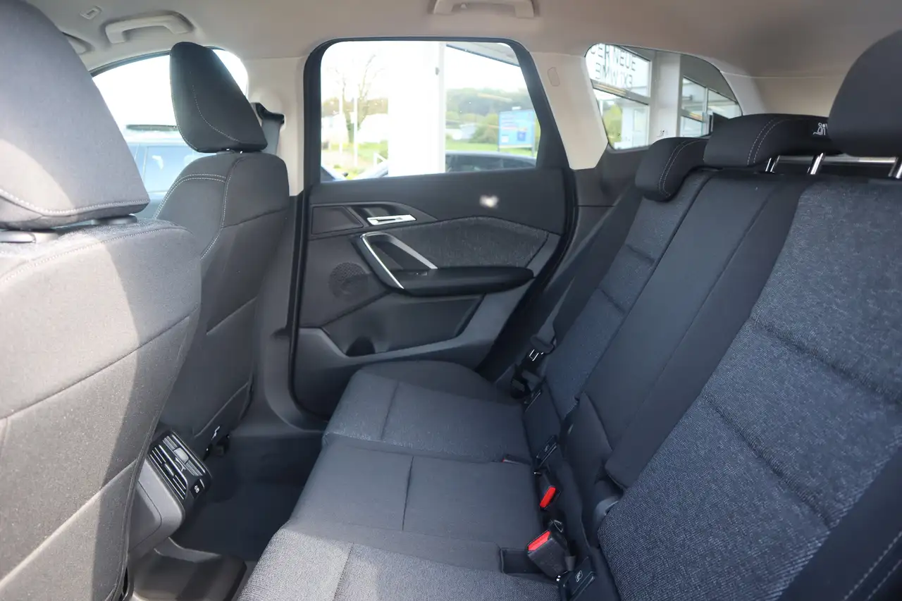 BMW X1 sDrive18i AHK/Komfortzugang/LHZ/LED/SHZ 6