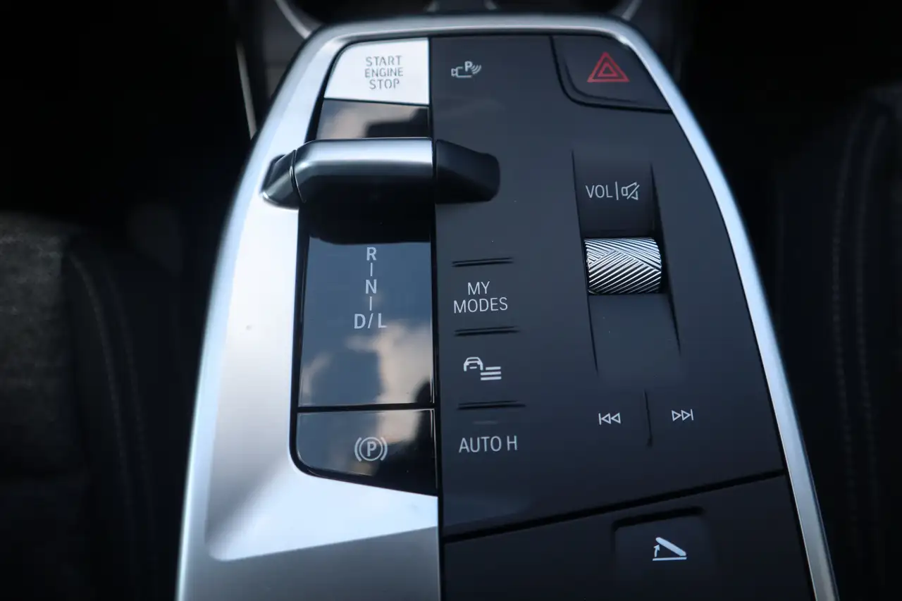 BMW X1 sDrive18i AHK/Komfortzugang/LHZ/LED/SHZ 8