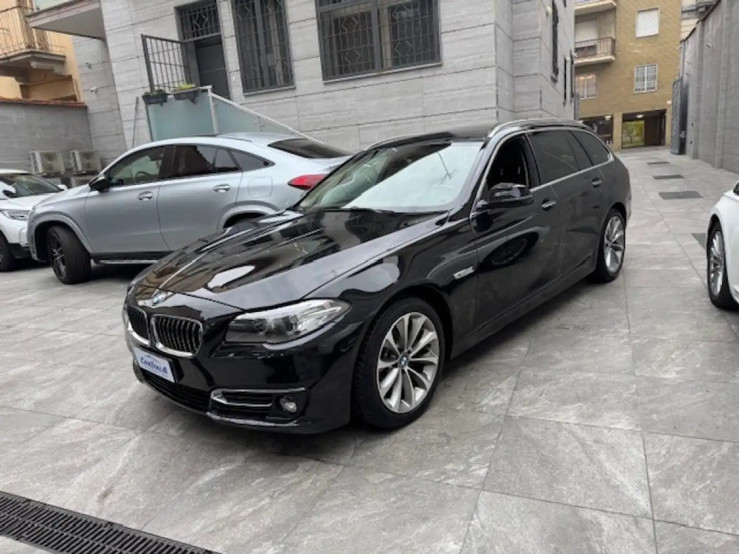 BMW 520 d xDrive Touring Luxury Nero - 1