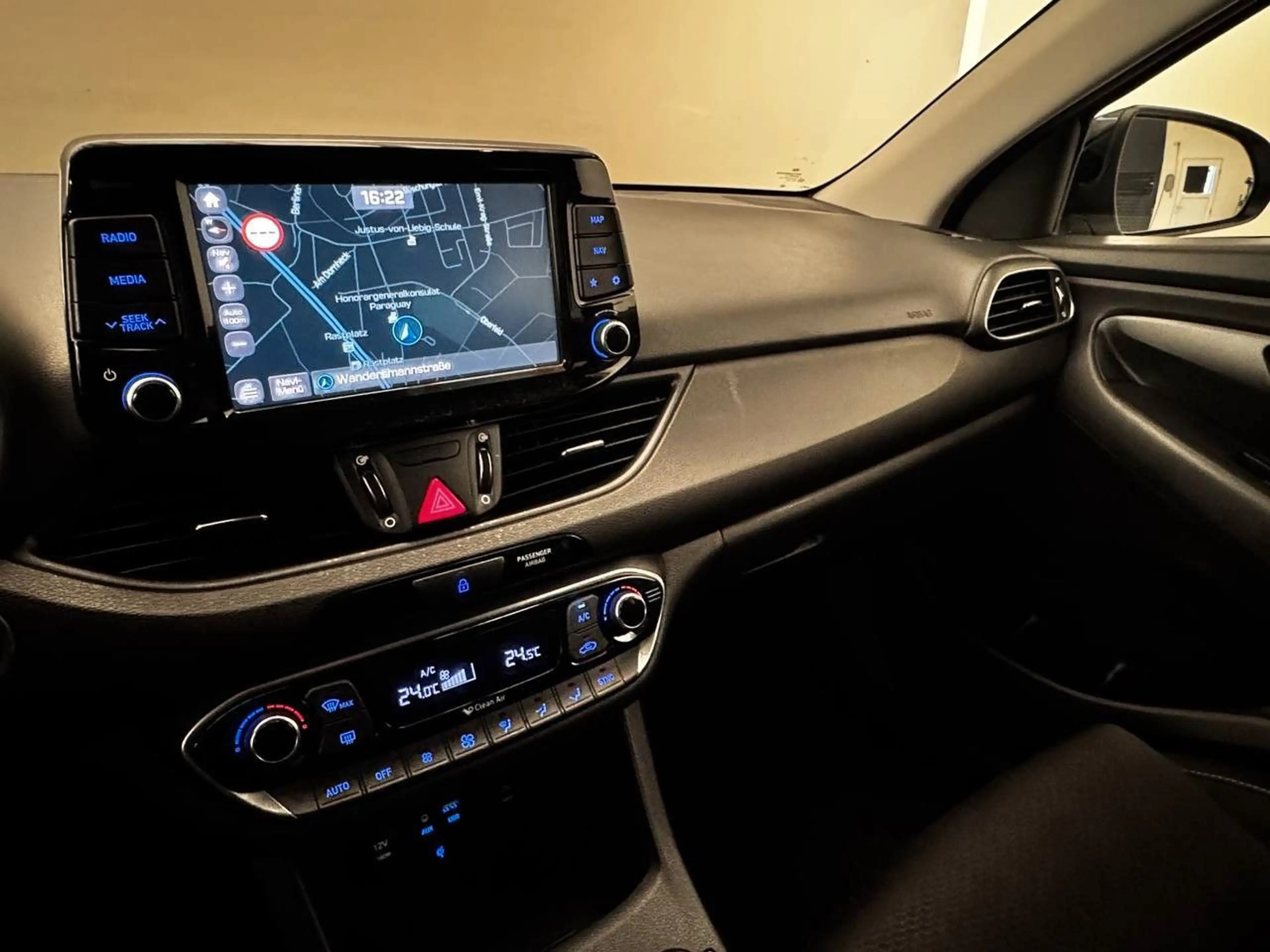 Hyundai i30 Intro Sonderausstattung — photo 14