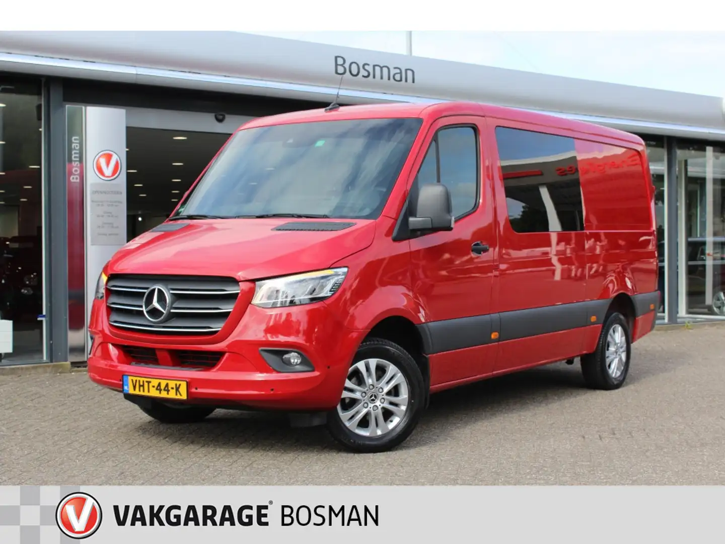 Mercedes-Benz Sprinter 319 3.0 CDI L2H2 DC/NAVI/STANDKACHEL/TREKHAAK/CAME Rood - 1