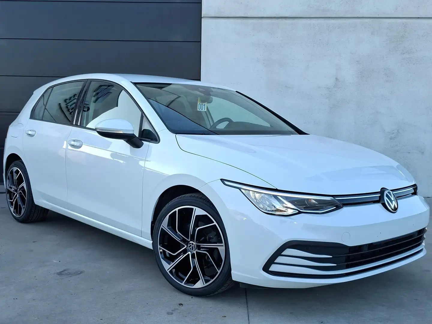 Volkswagen Golf 1.0 TSI Life OPF Blanc - 1