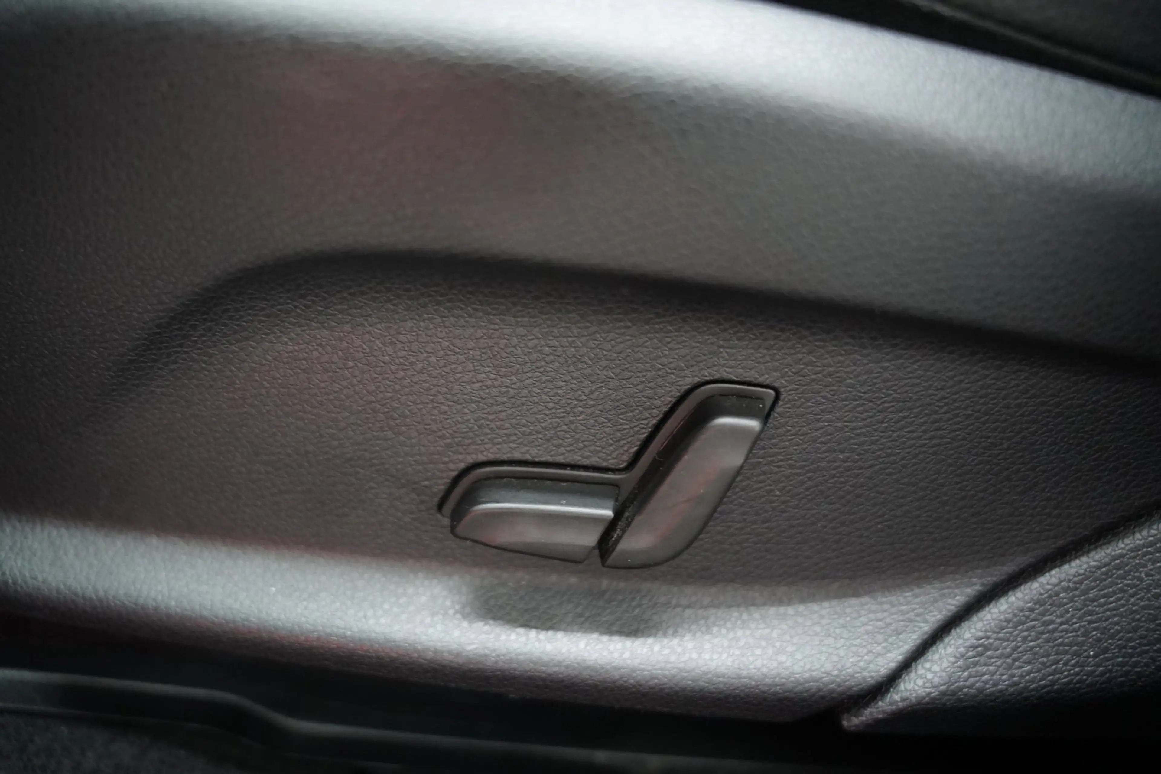Mercedes-Benz GLC 250 4MATIC AMG NIGHT PANO SFEER — photo 12