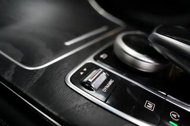 Mercedes-Benz GLC view 22