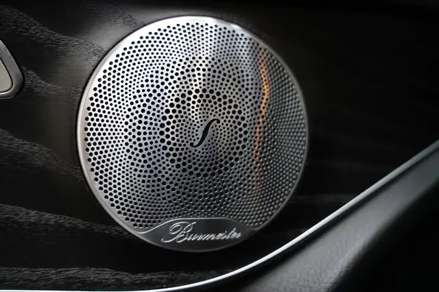 Mercedes-Benz GLC view 23