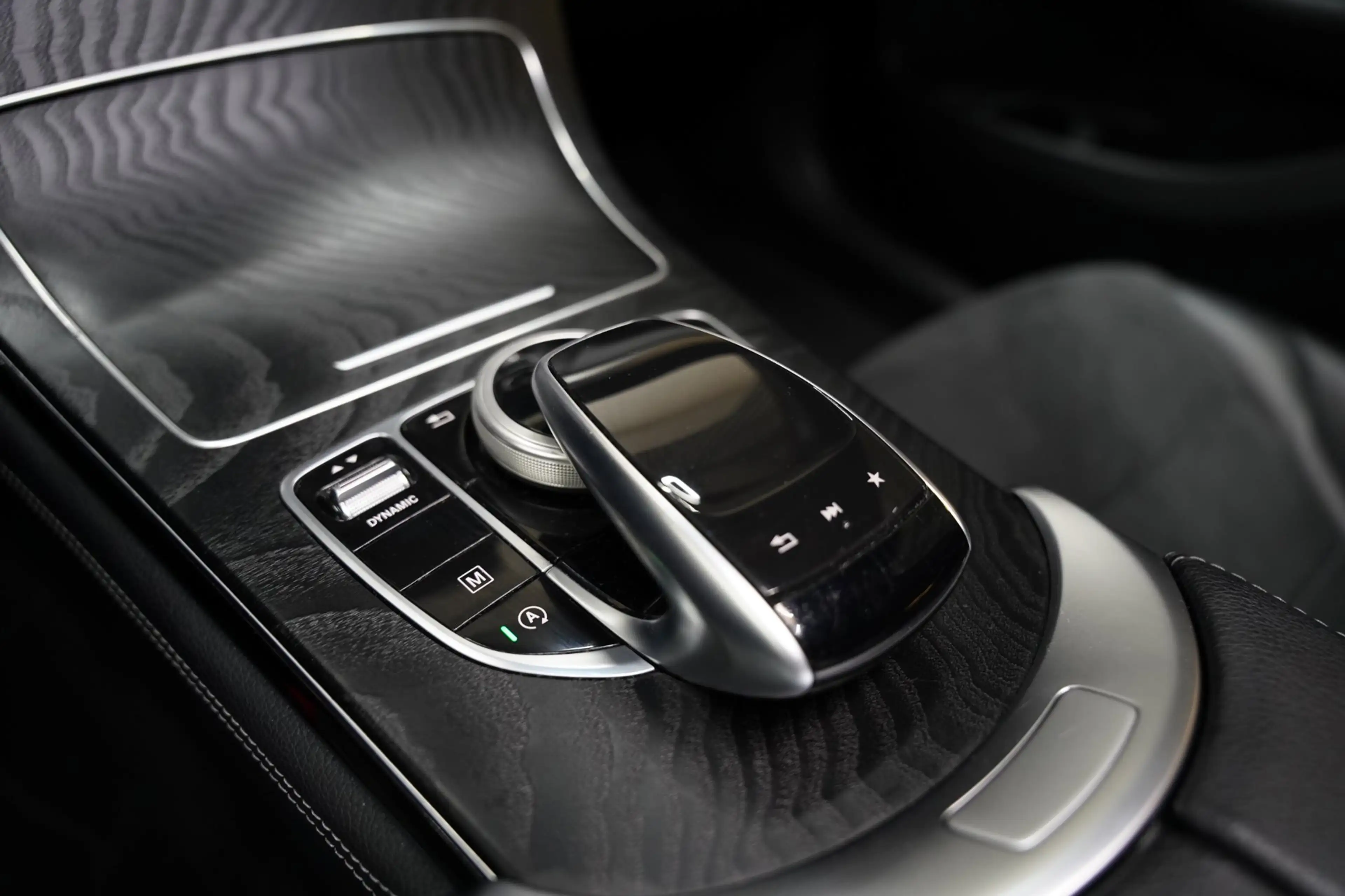 Mercedes-Benz GLC 250 4MATIC AMG NIGHT PANO SFEER — photo 15