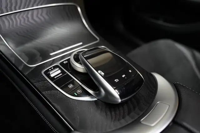 Mercedes-Benz GLC view 15