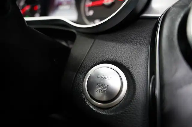 Mercedes-Benz GLC view 16